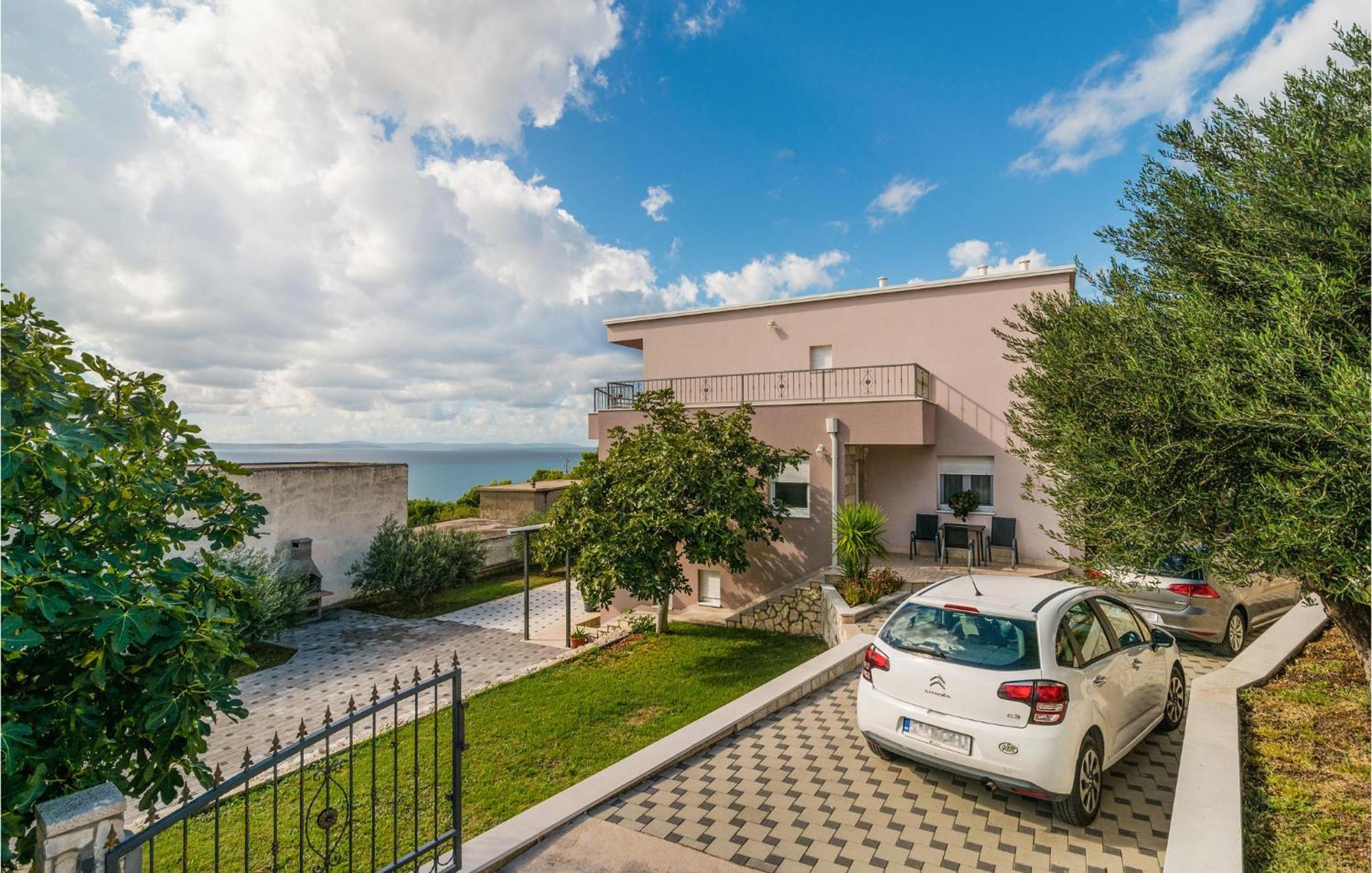Nice Apartment In Mali Rat With Wifi Sumpetar Bagian luar foto