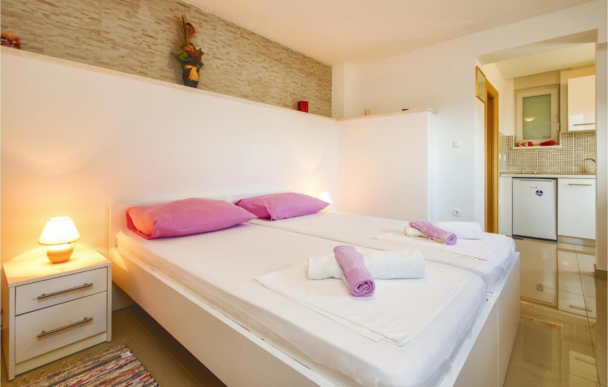 Nice Apartment In Mali Rat With Wifi Sumpetar Bagian luar foto